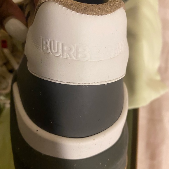 Burberry sneakers - Picture 3 of 13